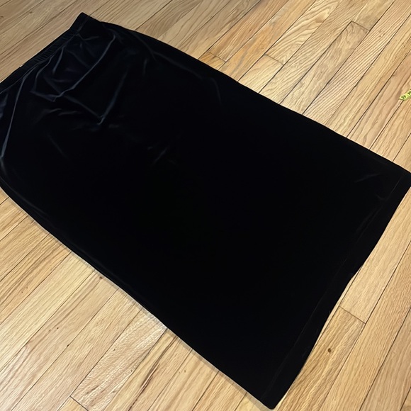 y2k black velvet maxi skirt with slit - Picture 4 of 9